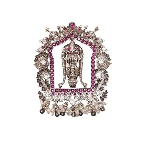 Cadeaux de mariage extravagants pour filles Plaqué or Argent Lakshmi Venkateshwara Motif CZ Ruby Stone Clouté comme vêtements ethniques à bas prix