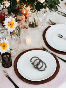 Vente chaude Unique De Luxe Ronds De Serviette Bois Papier Table De Mariage Centres De Table Fer Métal Fil Ronds De Serviette Parties Nouveau Printemps - Product Image 4