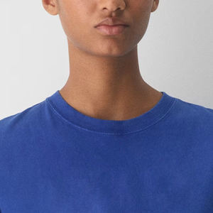 Camiseta de Mujer de Diseño Minimalista con Material Cómodo para Compradoras, Colección Verano 2026, Precio Económico, Material Suave con Logotipo - Product Image 2