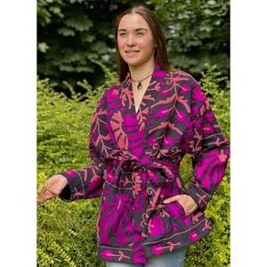 Chaqueta Suzani para Mujer al por Mayor, Chaqueta de Invierno de Algodón con Bordado Floral Morado, Cuello en V, Estilo Étnico Vintage Boho - Product Image 1