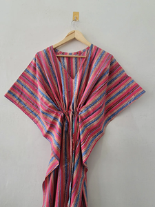 Exclusivo Kaftán de Algodón Hecho a Mano para Mujer, Ropa Étnica Informal, Estampado Floral, Cuello en V, Cordón Ajustable, Vestido Midi Informal - Product Image 2