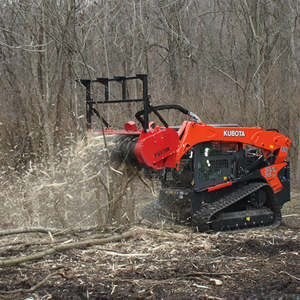 เครื่องตัดหญ้าไฮดรอลิกแบบติดตั้งกับรถตักล้อยาง Kubota SVL75-3 รุ่นดีเซล สำหรับงานป่าไม้ ตัดไม้ กำลังสูง เหมาะสำหรับการเคลียร์พื้นที่และตัดต้นไม้ - Product Image 5