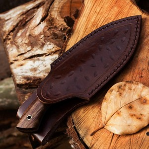 Couteau de Bushcraft à lame fixe en acier à haute teneur en carbone, fait main, avec manche en bois de rose et étui en cuir, vente en gros OEM - Product Image 3