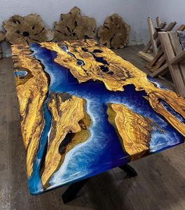 Table à manger moderne en résine avec bord naturel et design rivière en époxy bleu, grande table à manger en teck avec bord naturel et époxy pour 6 personnes, idéale pour un intérieur de luxe - Product Image 1