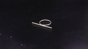 Anillo Minimalista en Forma de T de Plata Esterlina 925, Joyería Unisex para Uso Diario, Diseño de Banda Simple, Accesorio de Moda Clásico - Product Image 5