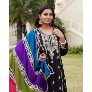 Magnifique ensemble de vêtements indiens et pakistanais pour les fêtes, haut, bas et dupatta - Product Image 2
