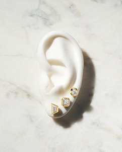 Boucles d'oreilles solitaires en or massif 14k 18k avec diamant de laboratoire rond serti clos, pour usage quotidien, empilables, bijoux fins élégants, vente en gros - Product Image 2