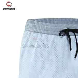 Shorts de basketball personnalisés légers et respirants en maille polyester avec design rayé pour hommes - Product Image 3