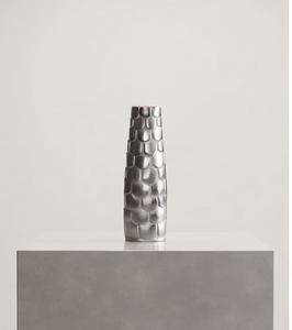 Vase décoratif moderne en métal argenté texturé, pour bibliothèque, bureau, décoration de table, vente en gros - Product Image 1