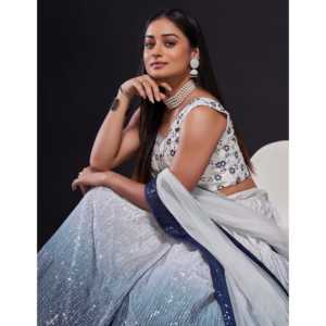 Lehenga Choli de Fiesta con Bordado de Lentejuelas - Product Image 2