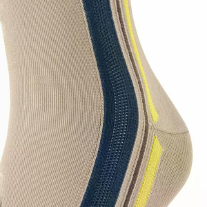 Chaussettes en coton fines à imprimé personnalisé de haute qualité, antidérapantes, respirantes, séchage rapide, à prix raisonnable - Product Image 3