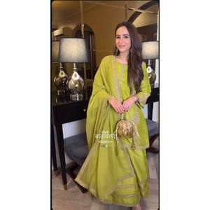 Conjunto de Traje Talla XL para Fiesta con Lentejuelas y Trabajo Zari para un Look Glamuroso - Product Image 4