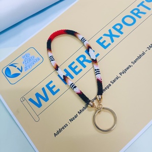 WE HERE EXPORTS Porte-clés de poignet tendance pour femme, fait main, avec perles de rocaille, pierres imitation perle et éléments à insérer pour ongles, cadeau bleu - Product Image 4