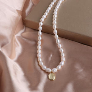 Collar de Perlas de Agua Dulce Retro para Mujer, Gargantilla con Colgante de Piedra Ojo de Gato de Alta Gama Estilo Coreano Dongdaemun - Product Image 4