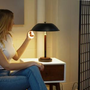 Lampe de table en laiton de luxe avec base sculptée unique, luminaire design pour la maison - Product Image 6