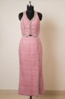 Gilet élégant rose pâle fait main pour femme avec jupe fendue assortie, idéal pour les tenues de boutique, les soirées et les occasions spéciales