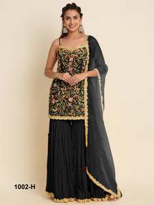 Fox Georgette Winter Shalwar Kameez Ropa india y pakistaní con impresionantes detalles de secuencia y Santoon Silk Sarara - Product Image 6