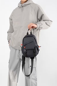 Sac à bandoulière multifonctionnel décontracté en nylon pour hommes, grande capacité 30-40L, tendance pour le cyclisme, les sports et autres activités - Product Image 5