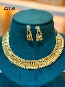 Ensemble de bijoux plaqué or 24 carats style dubaï vintage Allemagne Bulgarie Cuivre Ensemble de bijoux de mode avec boucles d'oreilles inclus - Product Image 4