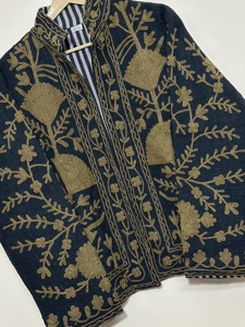 Veste bomber ethnique en velours brodé Suzani pour femmes, faite à la main, en coton, pour l'hiver, respirante et écologique - Product Image 6