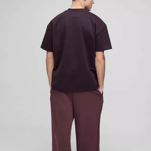 T-shirt pour homme à manches courtes surdimensionné de haute qualité avec impression de logo personnalisée en polyester et coton - Product Image 2