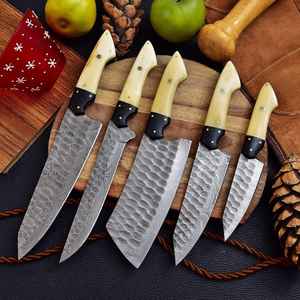Juego de cuchillos de chef hechos a mano de alta calidad, hechos a medida, de acero de Damasco de alta calidad con mangos de hueso, juego de 5 piezas con funda de cuero. - Product Image 1