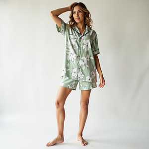 Ensemble de pyjama court en coton thermique élégant pour femmes Whispering Daisy, ensemble de salon, bordure en piping, vert ardoise, manches courtes, automne été - Product Image 2