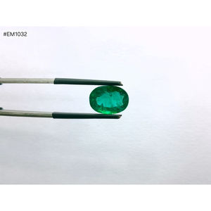 Esmeralda Zambiana Natural, Corte Ovalado Facetado, 4.05ct, Alta Calidad, Gema Suelta para Joyería - Product Image 1