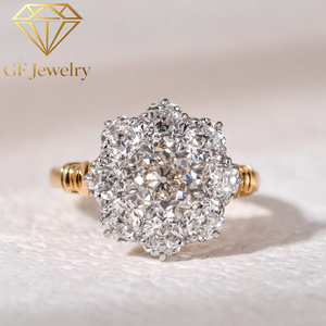 Bague de déclaration en or jaune 18 carats, reproduction antique édouardienne, style cluster, diamant de laboratoire de type « Old Mine » d'inspiration ancienne européenne, luxe vintage - Product Image 1
