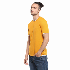 T-shirt d'été pour homme, coupe classique, couleur jaune, bordure blanche, 100% coton, style streetwear. - Product Image 4