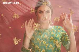 Nuevo Conjunto Lehenga-Choli-Dupatta de Alta Calidad en Seda Artística con Bordado de Lentejuelas y Estampado Floral, Venta al Por Mayor - Product Image 5