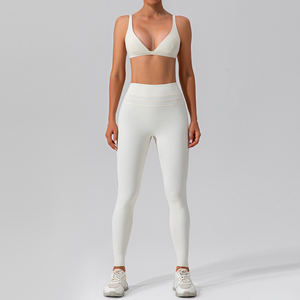 Ensemble de yoga 2 pièces pour femme CL082 : Leggings taille haute sans couture et soutien-gorge élastique - Product Image 4