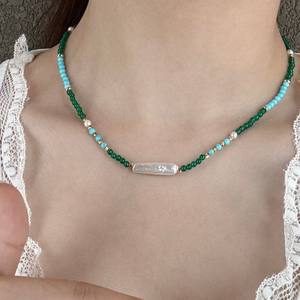 สร้อยคอมุกน้ำจืดธรรมชาติสไตล์เรโทรใหม่สำหรับผู้หญิง รูปทรงบาร็อค ไม่สมมาตร แบบโซ่เสื้อสเวตเตอร์ ลายหน้ายิ้ม แฟชั่นสร้อยคอแบบซ้อน - Product Image 4