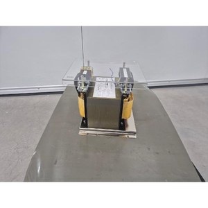 Transformador de Aislamiento Industrial Toyozumi UEE0230-020012-08N Usado Como Pieza de Repuesto para Equipos Semiconductores Legacy - Product Image 1