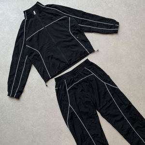 Conjunto Deportivo Unisex Negro con Cremallera Completa, de Secado Rápido, en Poliéster, para Otoño, Corte Regular, con Bolsillos Laterales - Product Image 1