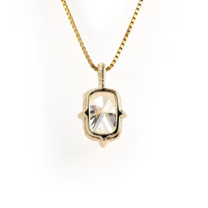 Colgante Solitario de Diamante Cultivado en Laboratorio de 3ct, Corte Cojín, Claridad VS, Color EF, Engaste de Cuatro Puntas, Oro Amarillo de 14K con Baño de Rodio, Certificado IGI - Product Image 4