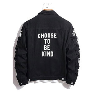 เสื้อแจ็คเก็ตยีนส์ผู้ชาย พิมพ์ลายตัวอักษร ติดกระดุม กระเป๋าแบบมีฝาปิด แขนยาว สไตล์ลำลอง สตรีทแวร์ แฟชั่น เสื้อคลุมเท่ห์ๆ สไตล์คนเมือง - Product Image 2