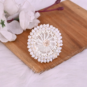 Grande bague réglable de style bohème avec motif floral et pierres précieuses en perles - Product Image 3