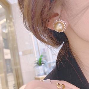 Boucles d'oreilles en argent pur S925 de luxe en or mat, perles rondes de 11-12 mm, sans défaut, incrustées de perles naturelles de couleur café doré - Product Image 4