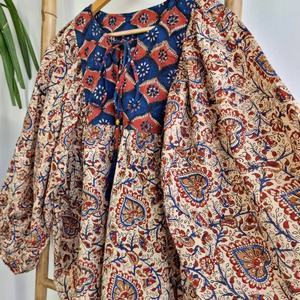 Camiseta sin mangas Bohemia floral terroso de algodón puro elegante y cómoda ropa de día corta de verano con estampado de bloque indio Bagru - Product Image 1