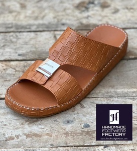 Sandalias de cuero unisex hechas a mano para hombre, calzado de verano de calidad auténtica, estilo informal plano para exteriores con goma suave y plantilla de PU - Product Image 6