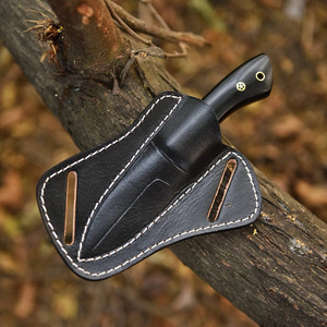 Couteau de chasse et de camping en plein air EDC à lame fixe en acier inoxydable fait main avec manche en corne noire et étui en cuir - Product Image 5