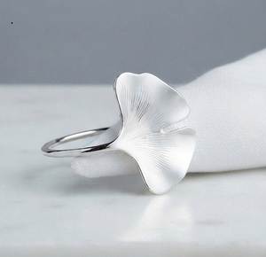 Classic Stylish <b>Silver</b> Finished <b>Napkin</b> Ring Indoor & Outdoor Decorative Table Decor Metal <b>Napkin</b> Ring - Product Image 3