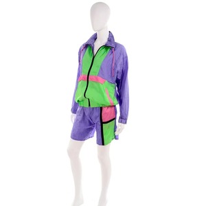 Ensemble de survêtement coupe-vent streetwear au design moderne, short de haute qualité, ensemble de short coupe-vent personnalisé pour femmes - Product Image 2