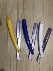 มีดโกนหนวดแบบมืออาชีพจากตุรกี ขายส่ง ใบมีดสแตนเลสคุณภาพสูง ด้ามจับพลาสติกสีขาว ใช้ได้กับใบหน้า ทนทาน - Product Image 4