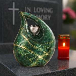 Urna Funeraria de Lujo en Forma de Lágrima Verde – Urna Conmemorativa de Metal para Cenizas - Product Image 3