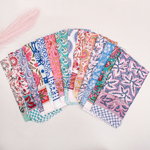 Bandana carrée artisanale 100 % coton multicolore imprimée au bloc, accessoire de mode multifonctionnel pour la tête et le cou, vente en gros - Product Image 1