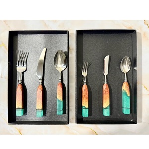 Cuchara de Madera y Resina Hecha a Mano de Excelente Calidad, Apta para Alimentos, Reutilizable, para Café, Té y Postres, para Uso en la Cocina y Comedor, en Venta - Product Image 1