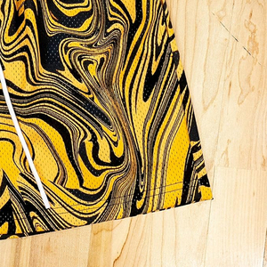 Shorts de bain tie-dye pour hommes, imprimé par sublimation, maille respirante, taille élastique, décontractés, 100 % polyester - Product Image 5