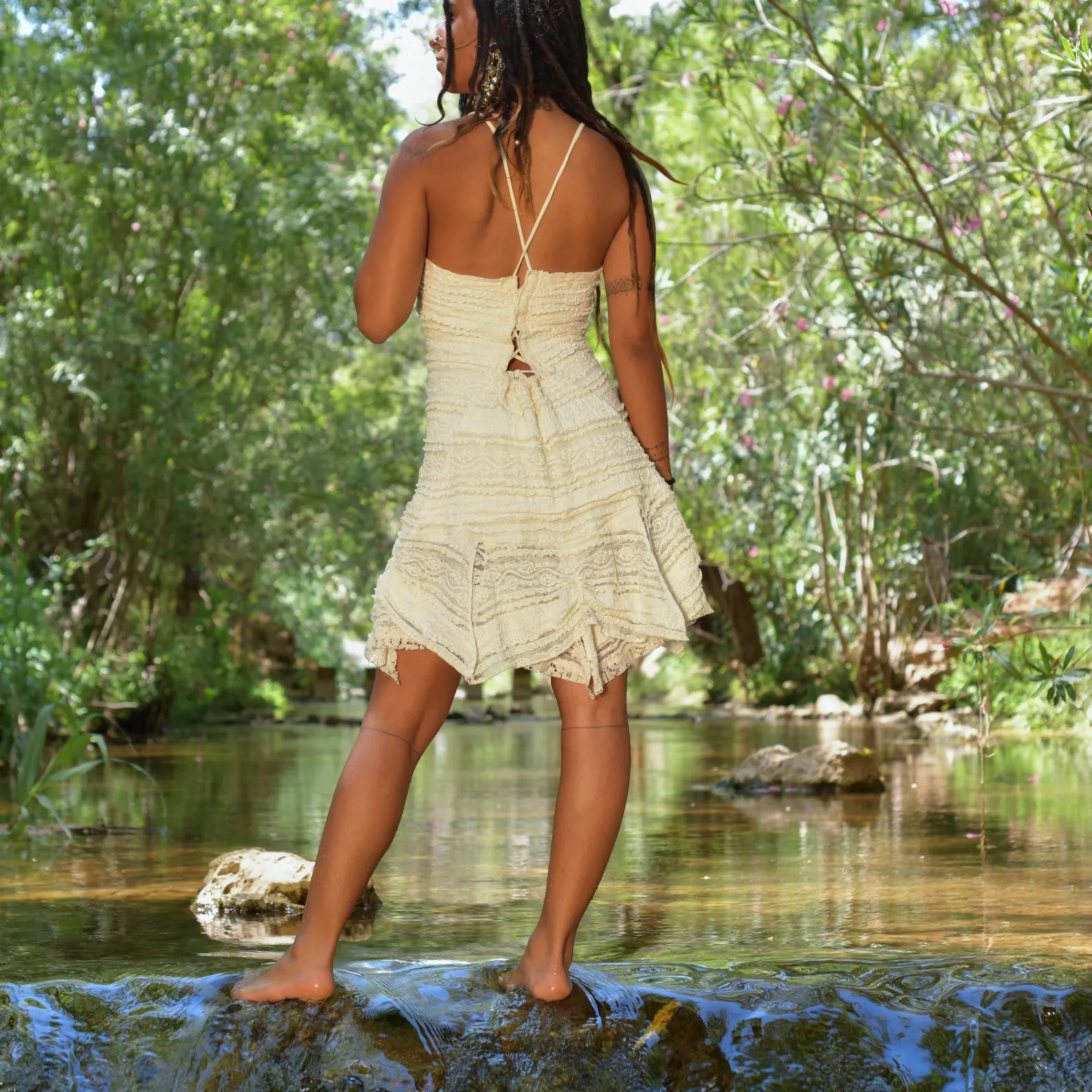 เช่นเดียวกับภาพ